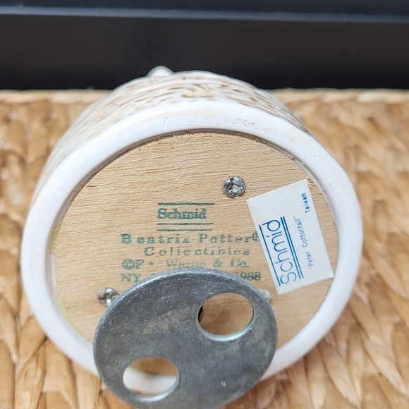 SCHMID | "Peter Cottontail Musical Collectible Vintage - Picture 9 of 10